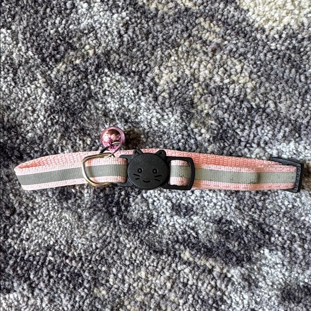 Cute Bell Pink Cat Collar